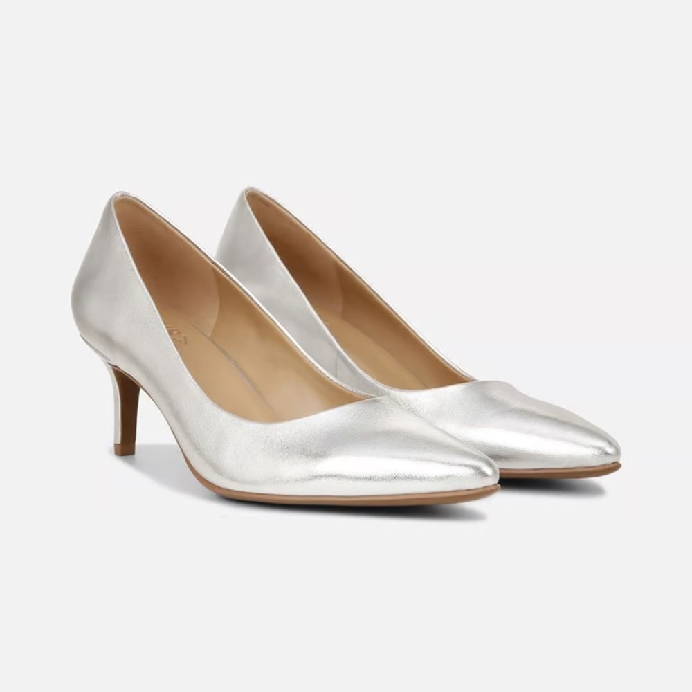 EUC Naturalizer Everly Pump Heels Silver Leather, Low Heel, Women's 8M